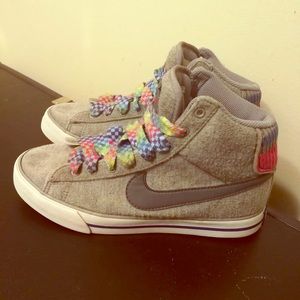 Women’s adorable NIKE hi-top sneaker